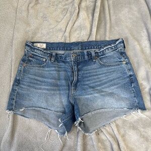 Gap Low Stride 4in Shorts